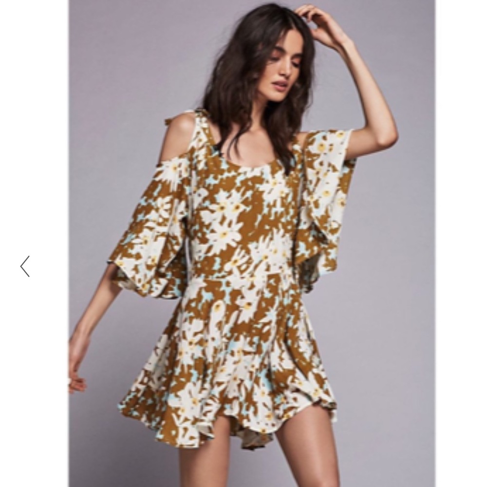 Stunning floral mini tunic.